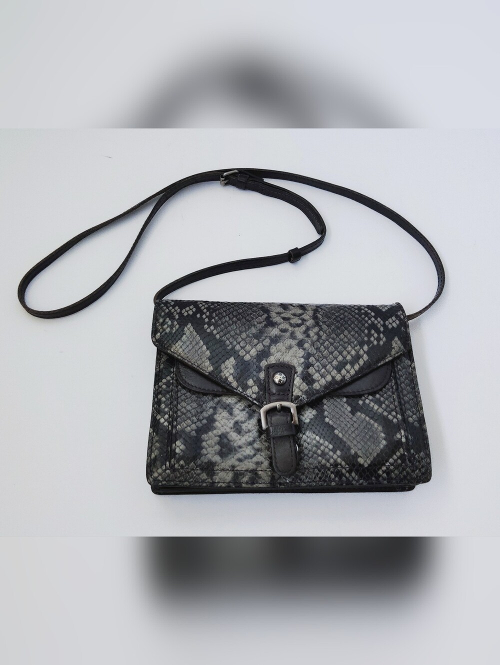 Patricia Nash Women's Payton Embossed Crossbody Bag. Pre-owned.